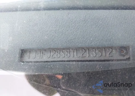 1996 Jeep Cherokee Se z USA, uszkodzony, nr VIN 1J4FJ28S8TL213512